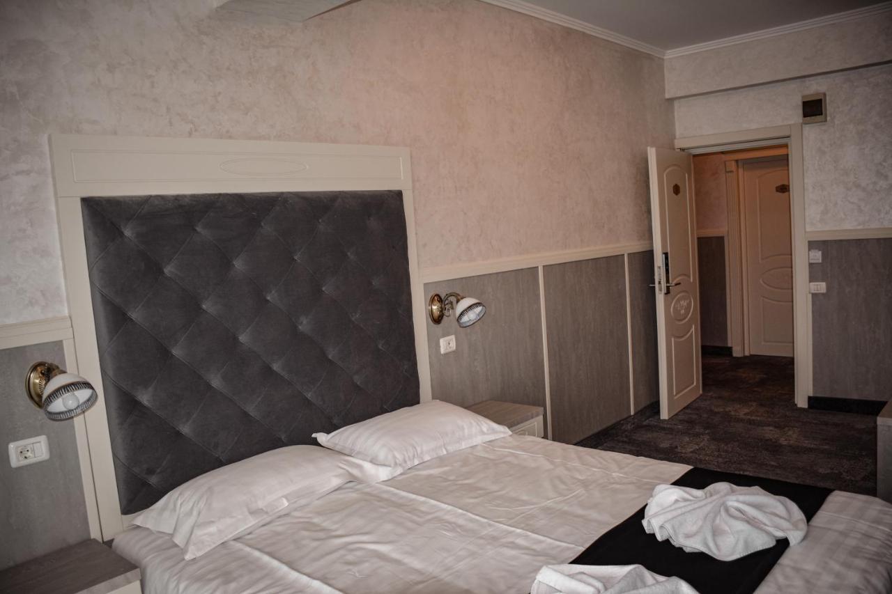 Hotel Golden Rose 3*